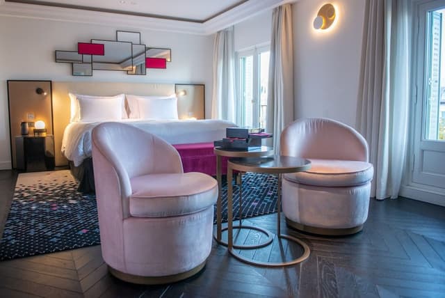 Deluxe Room Eiffel Tower View