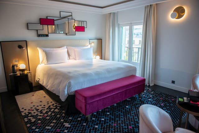 Deluxe Room Eiffel Tower View