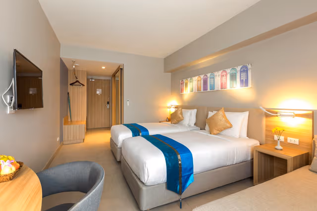 Deluxe Room Twin