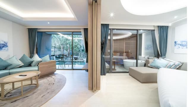 Junior Suite Pool Access