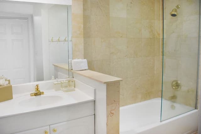 Signature Room, 1 King Bed, Ocean View