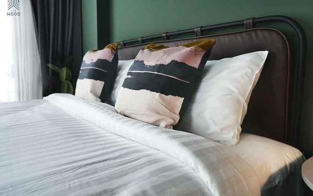 Standard King Bed