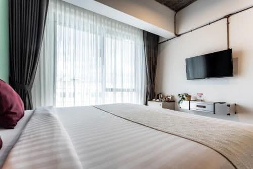 Standard King Bed