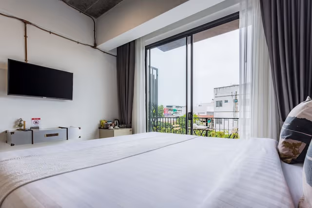 Double Room, 1 King Bed, Balcony