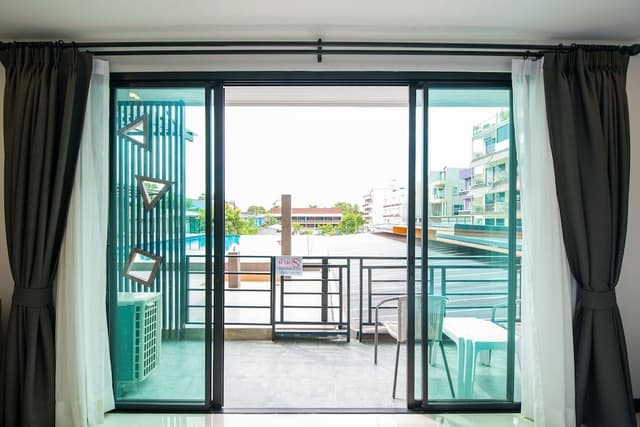 Deluxe Room, Pool View, Poolside