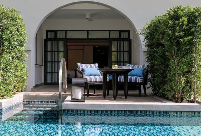 The Level Pool Access Room