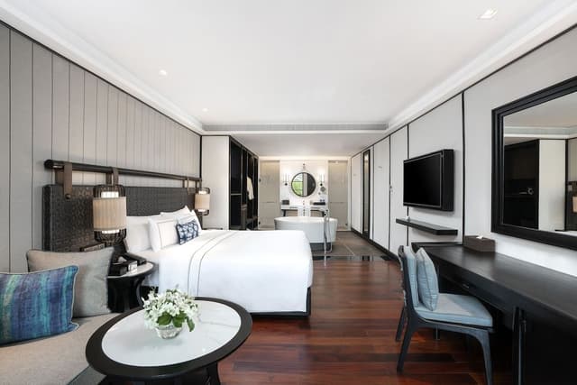 Premium Room, Poolside