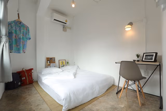 Standard Double Room with Shared Bathroom