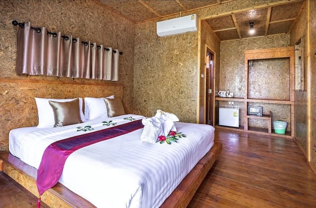 Deluxe Bungalow