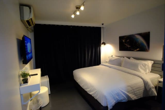 City Double Room, 1 King Bed, City View