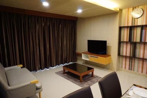 Deluxe Apartment