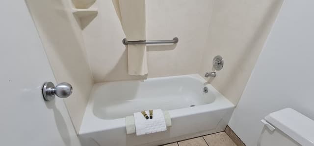 Room, 2 Queen Beds, Kitchenette