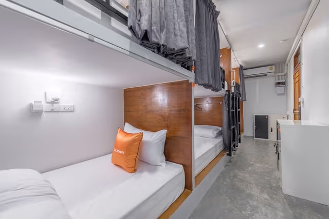 6-Bed Mixed Dormitory with Shared Bathroom