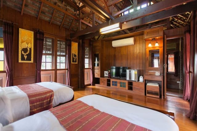 Deluxe Twin Room (1)