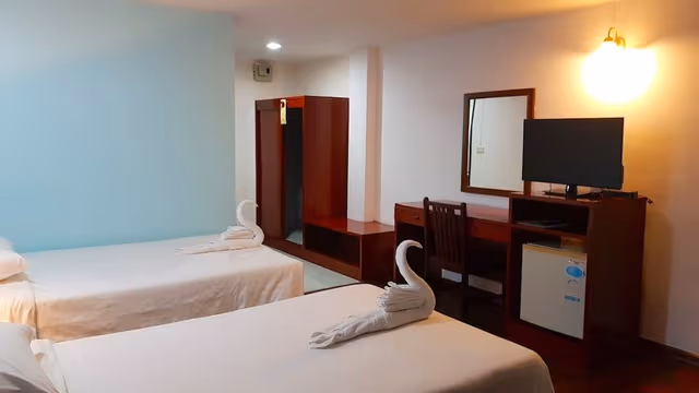 Standard Twin Room