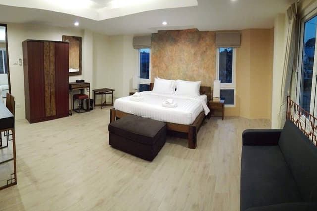 Deluxe Executive Suite
