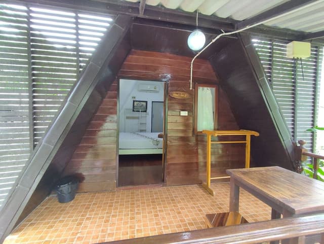 Bungalow, Lanai, Garden Area