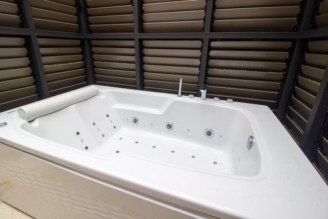 Villa with Jacuzzi