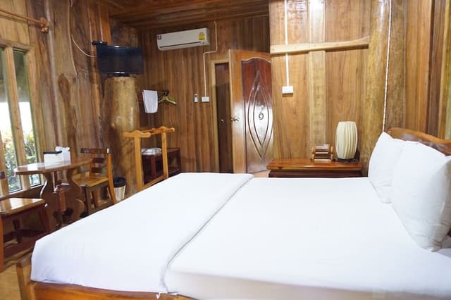 Standard Bungalow (Double Bed)