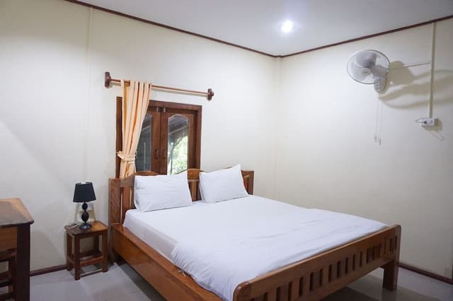 Standard Bungalow (Double Bed)