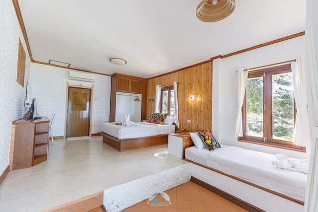 Beachfront Triple Room