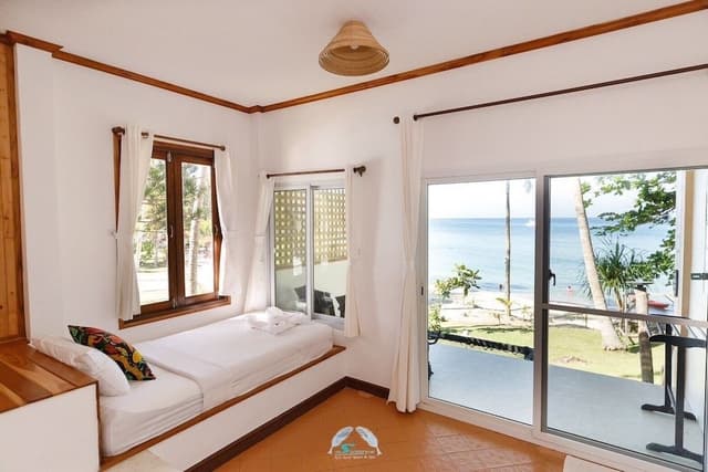 Beachfront Triple Room