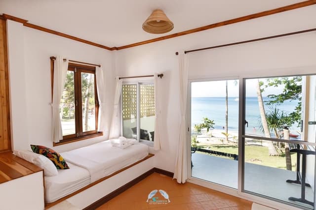 Beachfront Triple Room