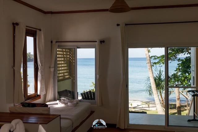 Beachfront Triple Room