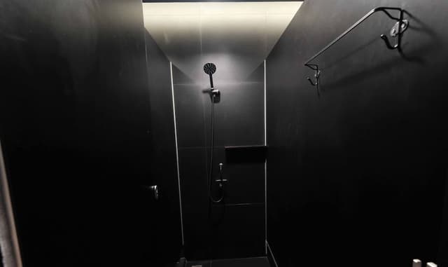 Private Queen Room with Shared Bathroom