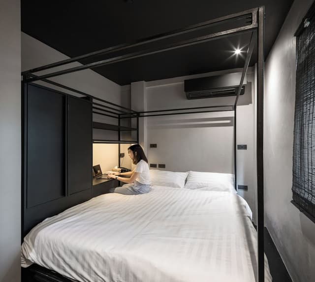 Private Queen Room with Shared Bathroom