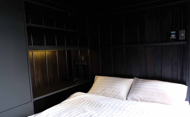 Private Queen Room with Shared Bathroom