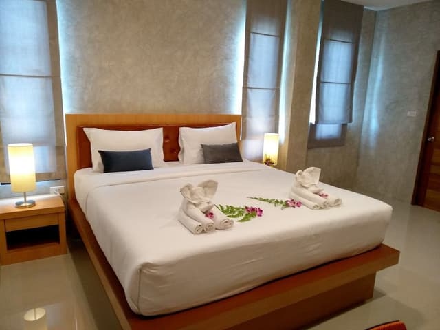 Deluxe Double Room, 1 King Bed, Balcony, Mountain View