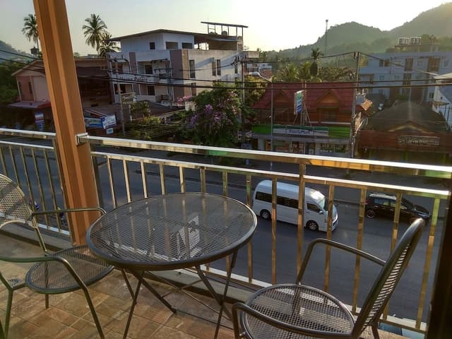 Deluxe Double Room, 1 King Bed, Balcony, Mountain View