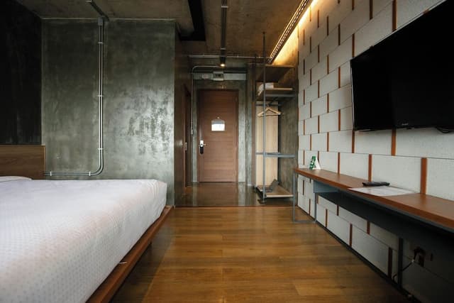 Loft King Bed