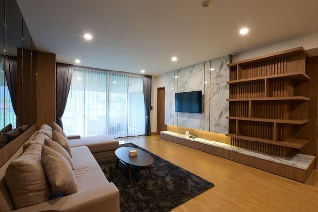 Penthouse Jacuzzi Suite