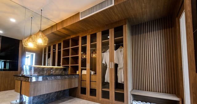 Penthouse Jacuzzi Suite