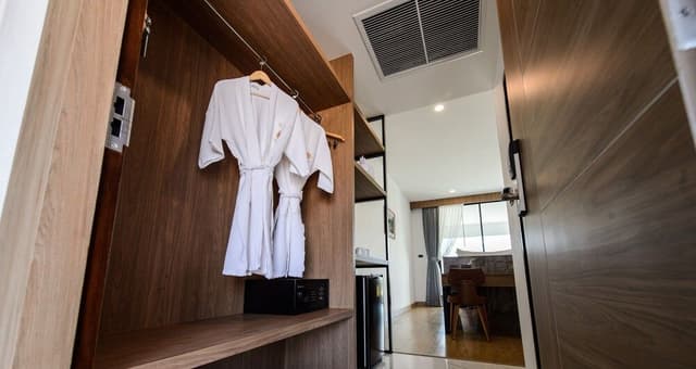 Panoramic Jacuzzi Suite