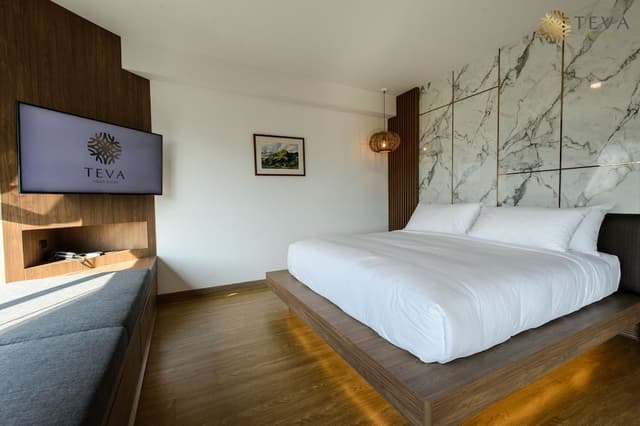 Penthouse Jacuzzi Suite
