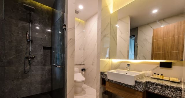 King Jacuzzi Suite