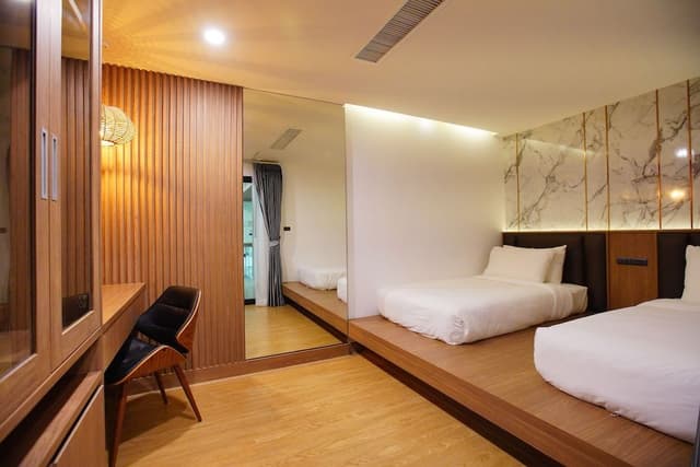 Penthouse Jacuzzi Suite