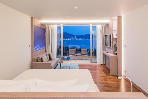 Ocean Comfy Room