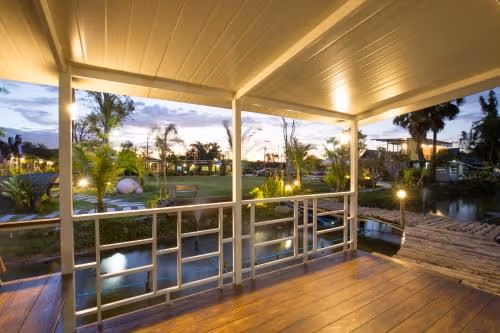 Bungalow with Garden View