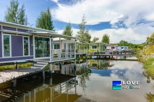 Bungalow - Water Front