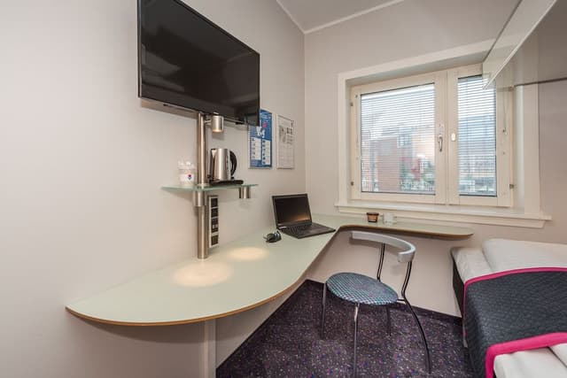 Economy Room