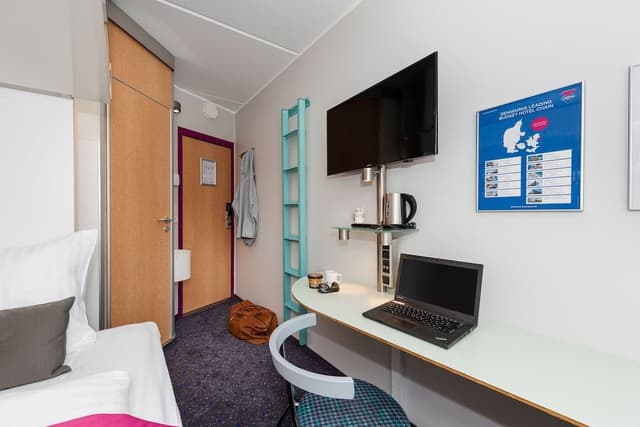 Economy Room