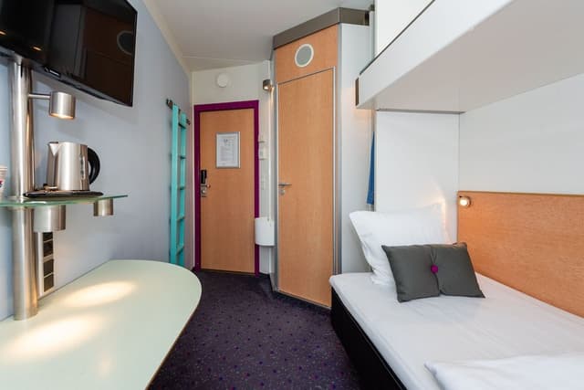 Economy Room
