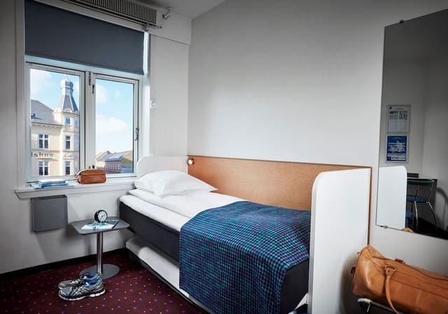 Economy Room