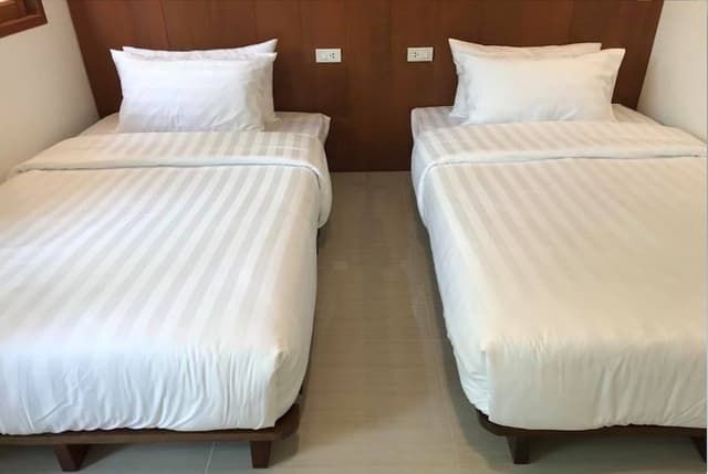 Twin Bed Room