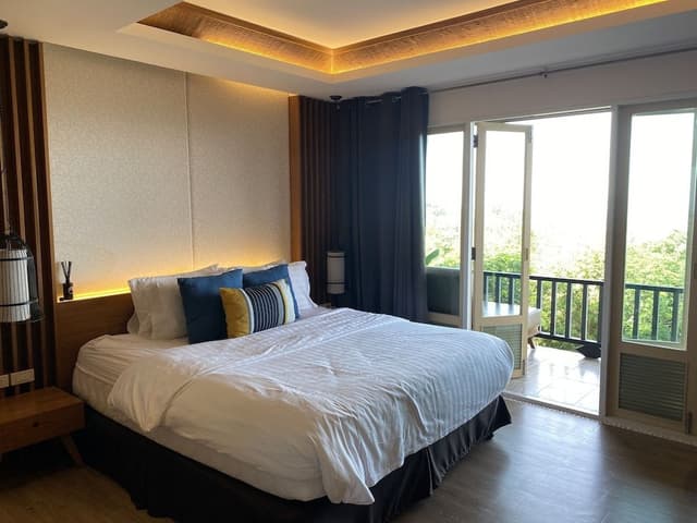 Tropical Room