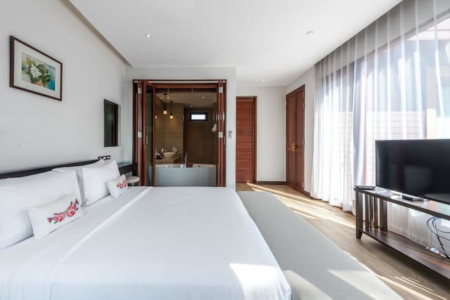 Grand Pool Villa